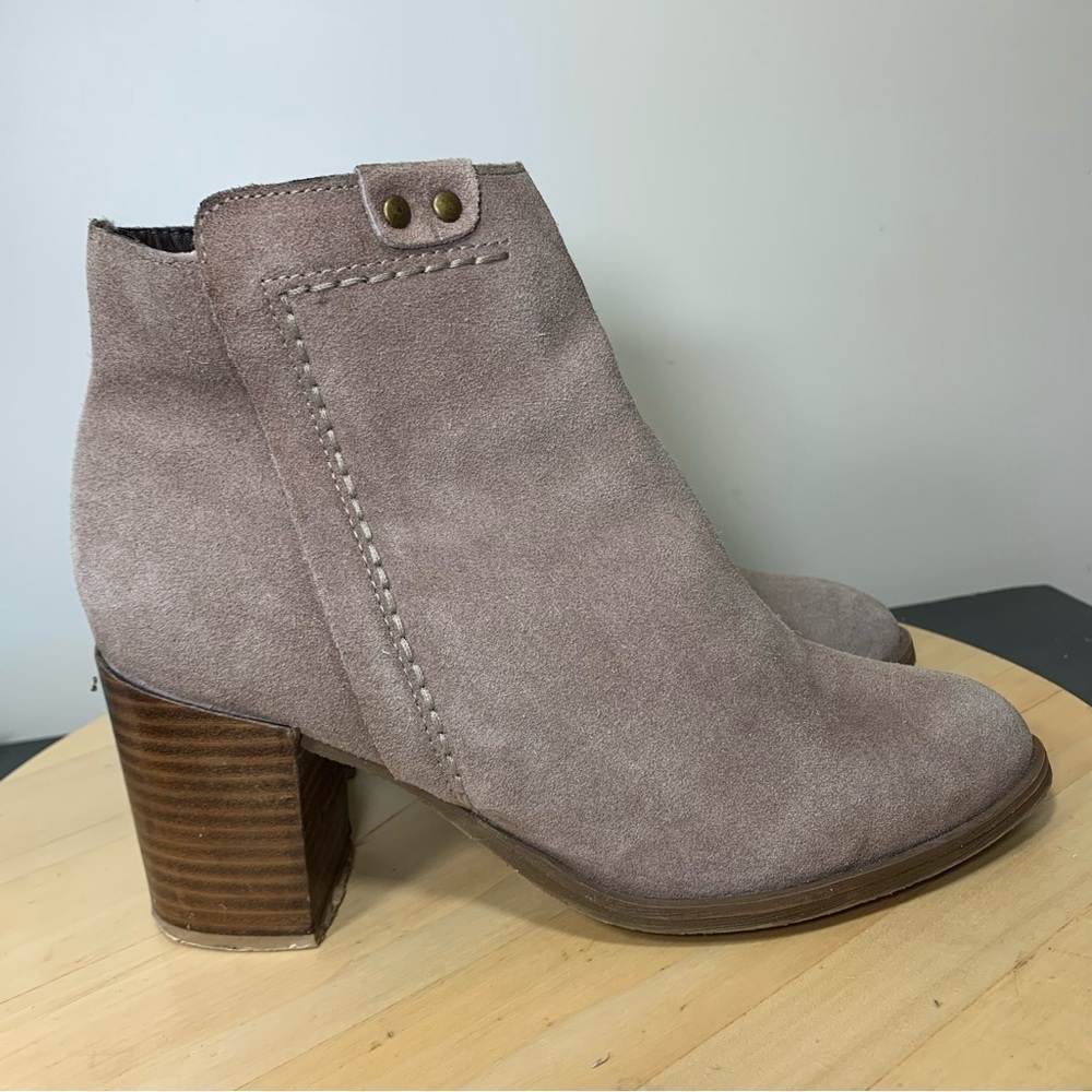 Steve Madden Suede Booties Sz 8 Tan Western Block Heel Side Zipper Insulate Boot - Picture 6 of 13